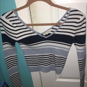 Long sleeve crop top